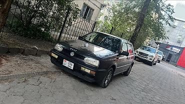 Volkswagen Golf: 1994 г., 1.8 л, Механика, Бензин, Хэтчбэк — 2