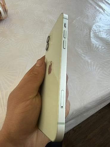 Мобильные телефоны: IPhone 12, Зеленый — 3