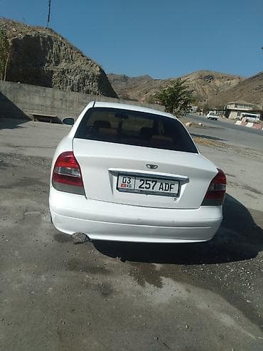 другие марки: Daewoo Nubira: 2000 г., Седан — 3