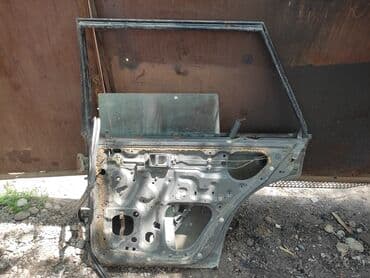 продать старые вещи в бишкеке: Дверь Комплект Nissan, Б/у, Оригинал — 5