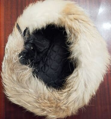 детские шапки с помпонами из натурального меха: Продаю шубу и шапку Лисий мех Размер шуба-50, шапка-54 см Состояние — 6