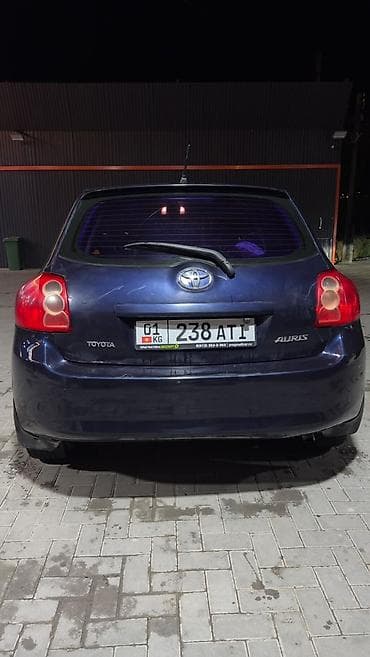 auris: Toyota Auris: 2008 г., 1.6 л, Автомат, Бензин, Хэтчбэк — 2
