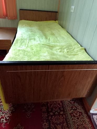 деревянные рамки: Односпальная кровать с прямыми изголовьем и изножьем. Есть 2шт — 2