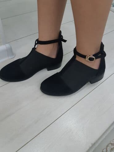 Женская обувь в хорошем состоянии,размер 35,цена 500с