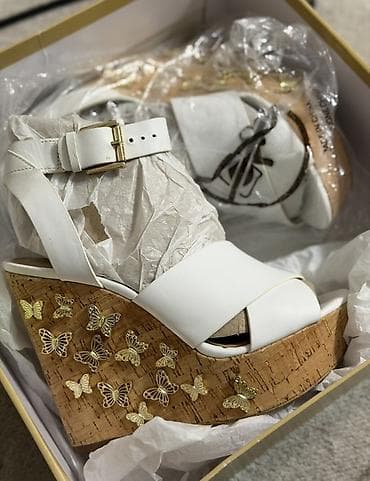 Босоножки, сандалии, шлепанцы: Сандалии на высокой танкетке Michael Kors Состояние отличное, так как — 6