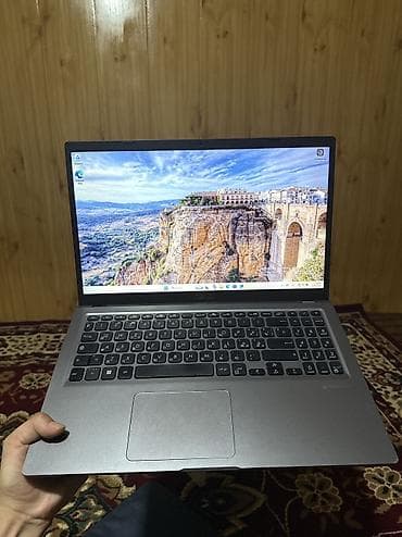 Ноутбук ASUS, I3, ОЗУ 16GB, SD 128, HD 1TB Вместе с ноутбуком