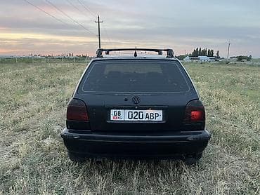 Унаа: Volkswagen Golf: 1995 г., 1.8 л, Кол менен иштөөчү, Газ — 6