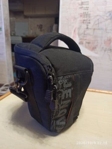 хочу купить фотоаппарат canon: 700d. Состояние нового. 3 объектива. sd карта на 32 Гб . Сумка — 12