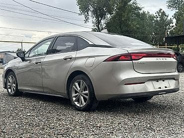 Продажа авто: GAC (Trumpchi) Aion S — электрический седан серебристого цвета. Кузов — 5
