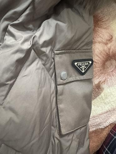 собачий: Женская зимняя пуховая парка Prada Milano, размер 38 (на бирке) — 3