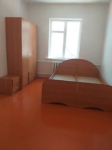 сдаю салоне красоты: Продаётся дом с магазином, адрес: ул. Элебаева 74/1. Описание: - — 8