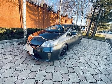 Toyota Prius: 2015 г., 1.8 л, Автомат, Гибрид, Хэтчбэк