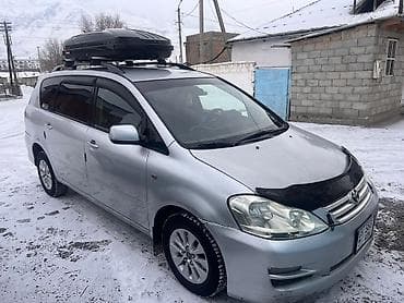 7 местка: Toyota Avensis Verso: 2005 г., 2 л, Бензин, Минивэн — 1