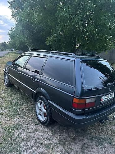 Продажа авто: Volkswagen Passat: 1993 г., Механика, Бензин, Универсал — 8