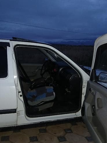 Транспорт: Volkswagen Vento: 1996 г., 1.8 л, Кол менен иштөөчү, Газ, Седан — 8