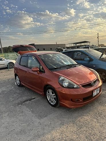 Продажа авто: Honda Fit: 2008 г., 1.5 л, Автомат, Бензин, Хэтчбэк — 2