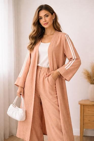 Жеке буюмдар: Красивый персиковый комплект: длинная абайка с белыми полосами + штаны — 1