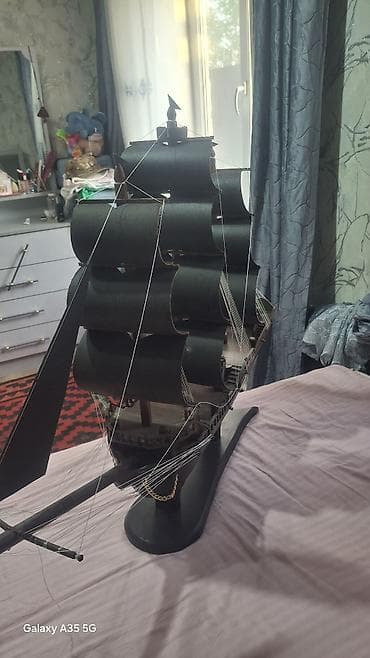 звездные войны: Декоративная модель парусного корабля на подставке - Материал — 6