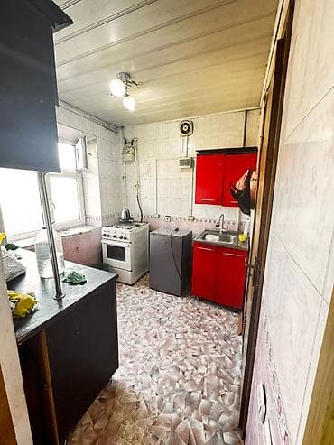 Квартиры: 3 комнаты, 51 м², Элитка, 2 этаж, Старый ремонт — 3