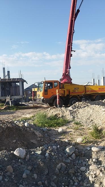 аренда пескоструй: Услуга автобетононасоса (DAEWOO/KCP) на стройплощадке. - Тип техники — 3