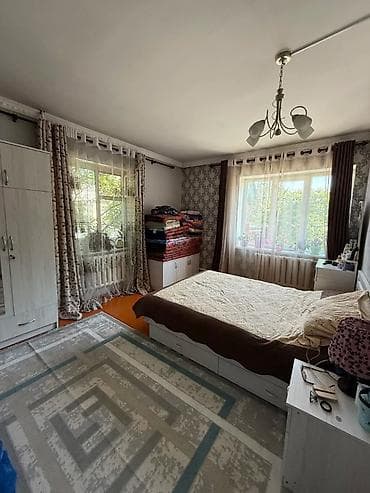3: 🏡 Продаётся полдома. 📍 Локация: Село Маевка 📐 Основные параметры: 👉 — 8