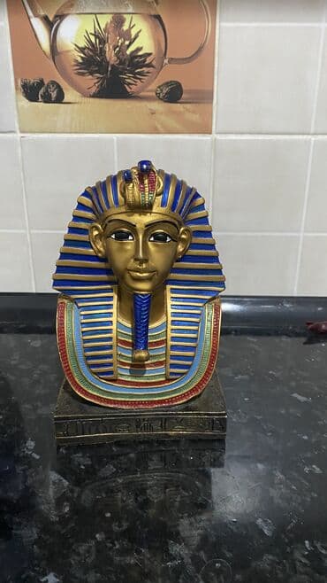 стоимость фарфоровых статуэток: Статуя Фараона деревянный,точно не знаю
1500 сом — 2