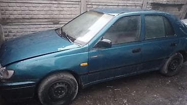 Nissan Sunny: 1995 г., Хэтчбэк
