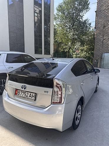 приус 2015: Toyota Prius: 2015 г., Гибрид, Хэтчбэк — 4
