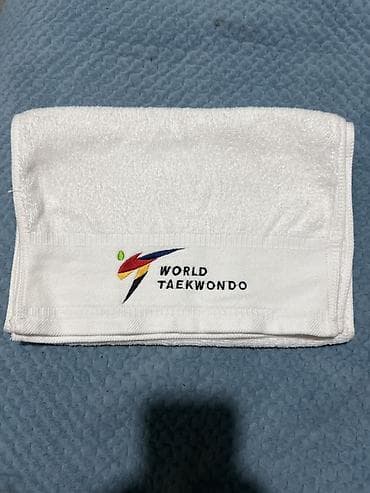 Полотенце World Taekwondo - Компактное белое махровое полотенце с at lalafo.kg Полотенце World Taekwondo - Компактное белое махровое полотенце с