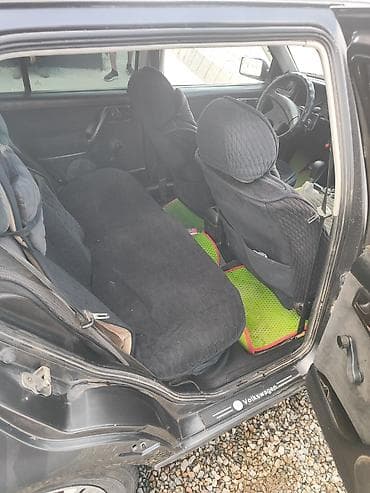 прием стекл: Volkswagen Vento: 1993 г., 1.8 л, Механика, Бензин, Седан — 7