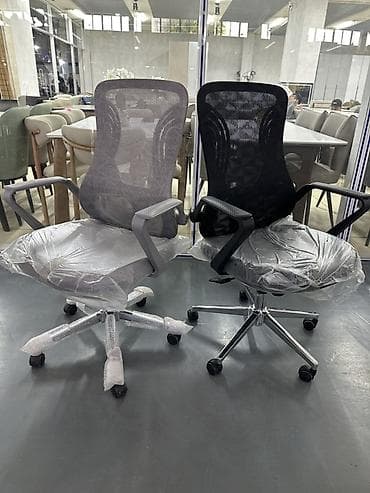 Офисное кресло, С колесиками, цвет - Черный