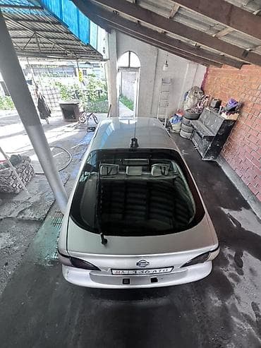 Nissan Primera: 2000 г., 1.8 л, Механика, Бензин, Седан