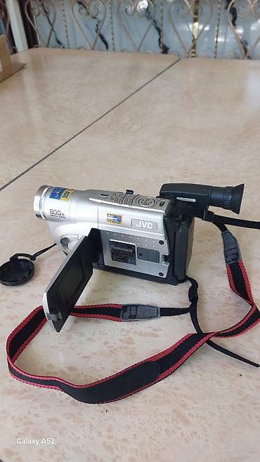 iphone xd: Видеокамера JVC Super VHS-C с поворотным LCD-экраном Основные — 1