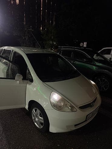 Honda Fit: 2002 г., 1.3 л, Автомат, Бензин, Хэтчбэк at lalafo.kg Honda Fit: 2002 г., 1.3 л, Автомат, Бензин, Хэтчбэк