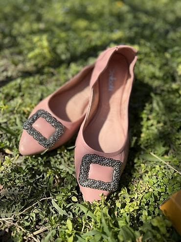 балетки красные лаковые: Балетки женские с острым носком, розовые. 1 раз носила - Материал — 3