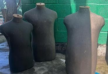 Торсы манекенов для демонстрации одежды. - Формат: верхняя часть тела