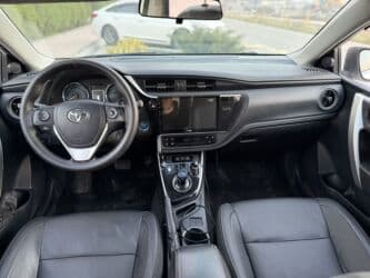 купить авто без посредников от хозяина недорого: Toyota Corolla: 2019 г., 1.8 л, Робот, Гибрид, Седан — 14