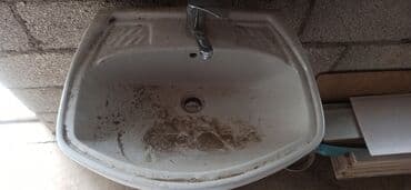 Продаю раковину. без трещин и сколов . 2000сом, на фото она просто