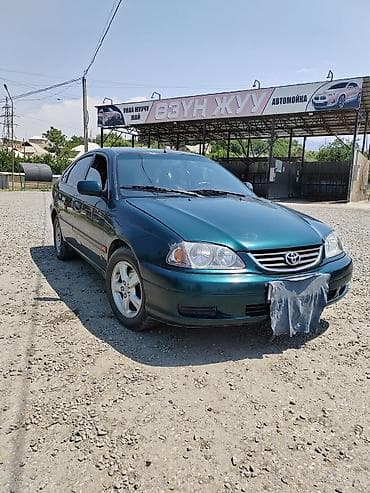 Toyota Avensis: 2002 г., Хетчбек — 2