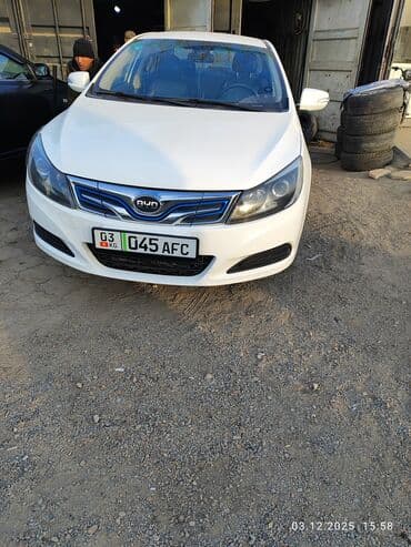 аренда авто с последующим выкупом без первоначального взноса в алматы: BYD F5, белый седан Арендага берилет кунуно 1600 2 вых айына залог — 1