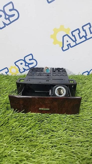 e55 compressor: Mercedes-Benz GL450 v-4.7 2007 год, пепельница — 1