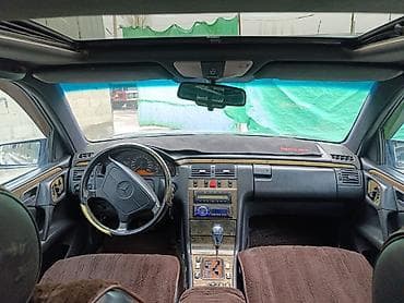 70 сом: Mercedes-Benz E-Class: 1997 г., 4.2 л, Типтроник, Бензин, Седан — 7