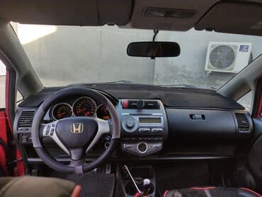 срочно продаю нужны деньги очень срочно: Honda Jazz: 2008 г., 1.3 л, Механика, Бензиновая, Хэтчбэк — 11