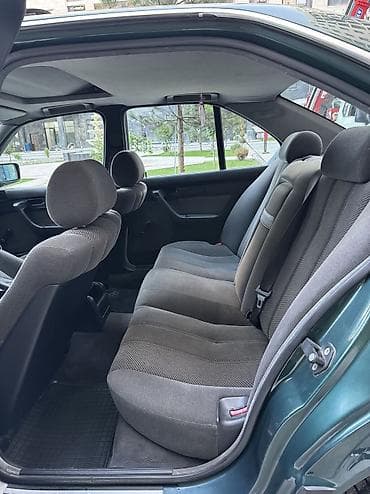 BMW 5 series: 1990 г., 2 л, Механика, Бензин, Седан — 9