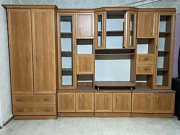 Шкафы: Стенка-шкаф, Тип стенки-шкафа: Горка, Для зала, Особенности: С отделением под телевизор — 1