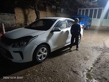 smart forfour: Kia Rio: 2017 г., 1.5 л, Автомат, Бензин, Седан — 4