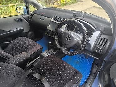 Продажа авто: Honda Fit: 2003 г., 1.3 л, Вариатор, Бензин, Хэтчбэк — 8