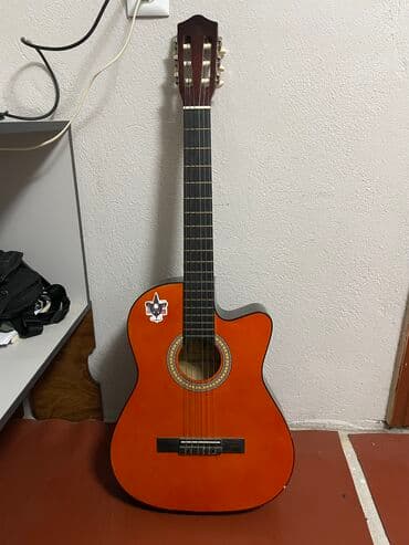 Срочно!! Гитара Grape, классика Струны новые, три – нейлон Порожки at lalafo.kg Срочно!! Гитара Grape, классика Струны новые, три – нейлон Порожки