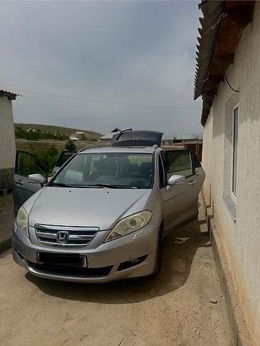 Honda Edix: 2004 г., 2 л, Механика, Газ, Минивэн — 3