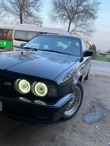 BMW 5 series: 1992 г., 2.5 л, Бензин, Седан